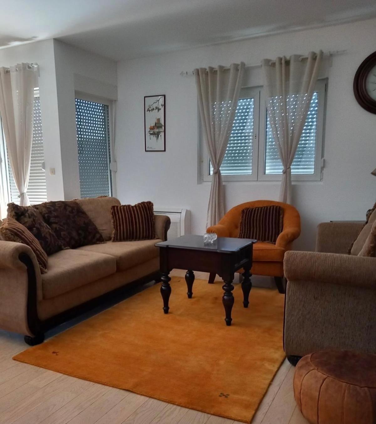 City Apartment 포드고리차 외부 사진